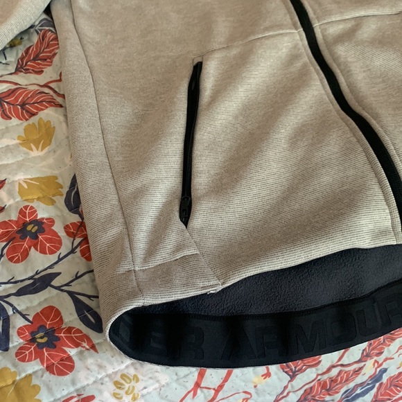 Sz. S mens Under Armour jacket - Picture 5 of 6